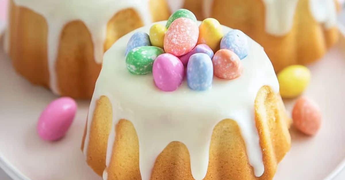 Adorable Mini Bundt Cakes with Candy Center