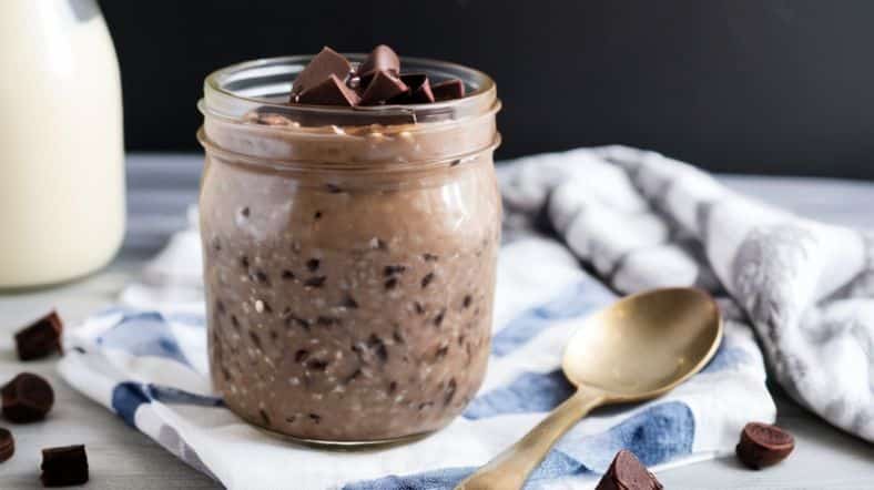 Brownie Batter Overnight Oats