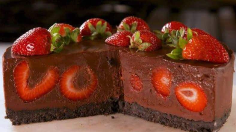 Chocolate-Covered Cheesecake Strawberries