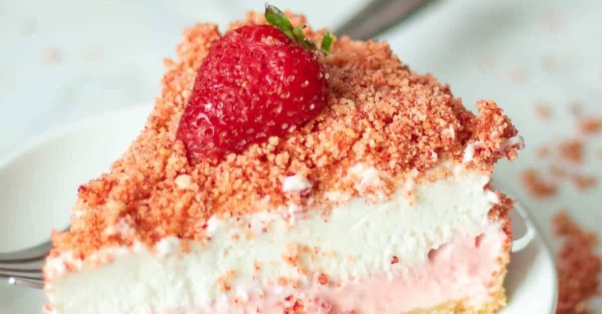 Strawberry Crunch Cheesecake